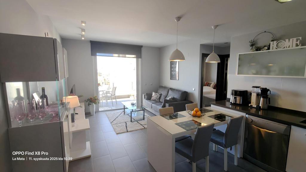 Квартира в Ла Мата, Аликанте, Испания 2 спальни, 73м2 №137650