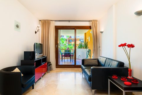 Apartment for sale Punta Prima, Alicante, Spain 2 bedrooms, 75 sq.m. No. 137655 - photo 2