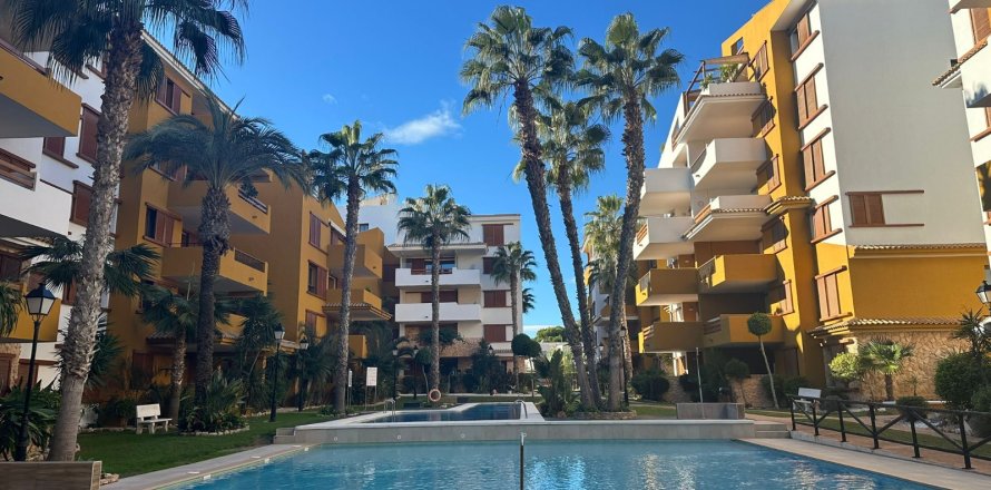 Appartamento a Punta Prima, Alicante, Spagna 2 camere da letto, 90 mq. N° 155376