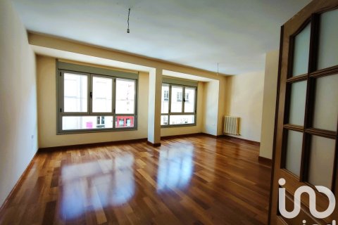 Lägenhet till salu i Astorga, Leon, Spanien 4 sovrum, 141 kvm. Nr. 152984 - foto 17