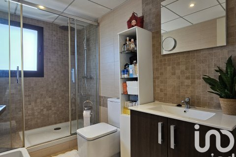 Radhus till salu i Sant Pere de Ribes, Barcelona, Spanien 4 sovrum, 323 kvm. Nr. 153152 - foto 17