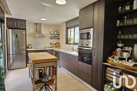 Radhus till salu i Sant Pere de Ribes, Barcelona, Spanien 4 sovrum, 323 kvm. Nr. 153152 - foto 24