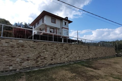 Hus till salu i Trabada, Lugo, Spanien 6 sovrum, 333 kvm. Nr. 153153 - foto 2