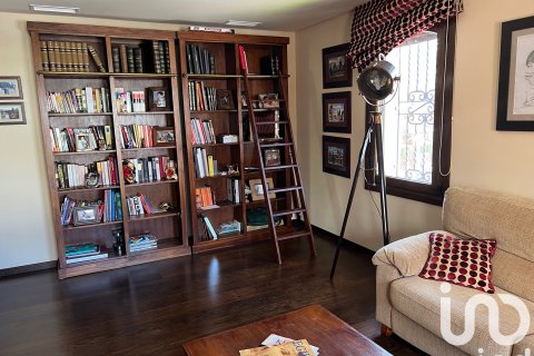 Huoneisto myytävänä Petrer, Alicante, Espanja, 3 makuuhuonetta, 388 m2 No. 153156 - kuva 13