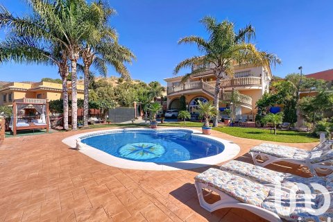 Продажа дома в Ринкон-де-ла-Виктория, Малага, Испания 7 спален, 426м2 №153154 - фото 2