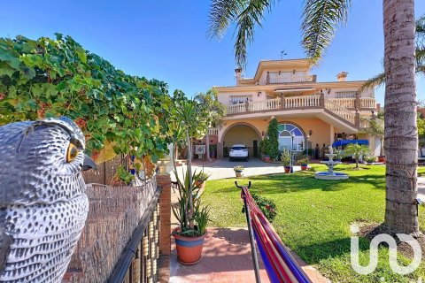 Продажа дома в Ринкон-де-ла-Виктория, Малага, Испания 7 спален, 426м2 №153154 - фото 16