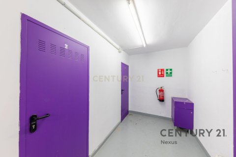Retail store for sale in Mataro, Barcelona, Spain 280 sq.m. No. 186345 - photo 2