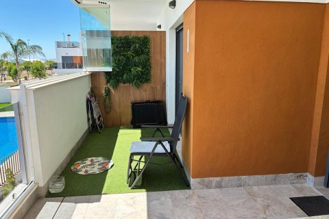 Apartamento en venta en Pilar de la Horadada, Alicante, España 2 dormitorios, 75 m2 No. 189700 - foto 7