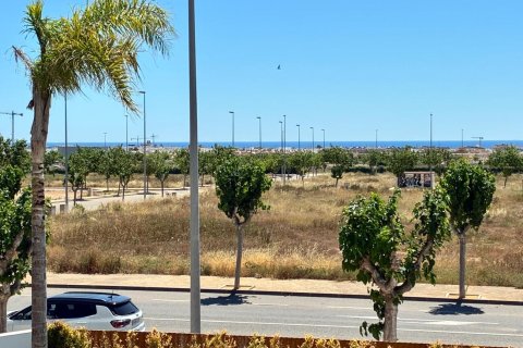 Apartamento en venta en Pilar de la Horadada, Alicante, España 2 dormitorios, 75 m2 No. 189700 - foto 10