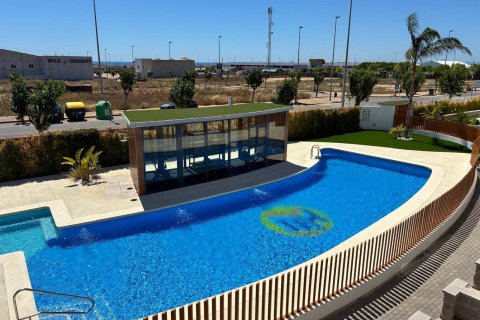 Apartamento en venta en Pilar de la Horadada, Alicante, España 2 dormitorios, 75 m2 No. 189700 - foto 3
