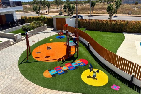 Apartamento en venta en Pilar de la Horadada, Alicante, España 2 dormitorios, 75 m2 No. 189700 - foto 4