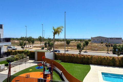 Apartamento en venta en Pilar de la Horadada, Alicante, España 2 dormitorios, 75 m2 No. 189700 - foto 11