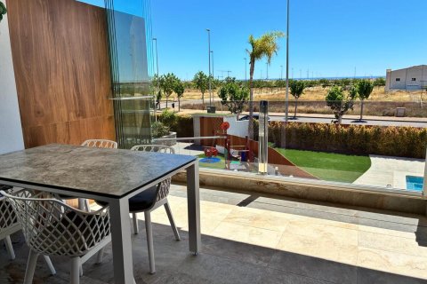 Apartamento en venta en Pilar de la Horadada, Alicante, España 2 dormitorios, 75 m2 No. 189700 - foto 8