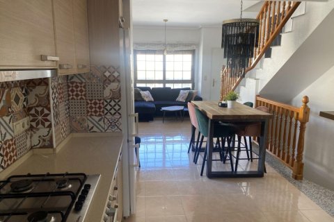 Kaupunkipientalo myytävänä Alicante, Espanja, 3 makuuhuonetta, 115 m2 No. 183794 - kuva 7