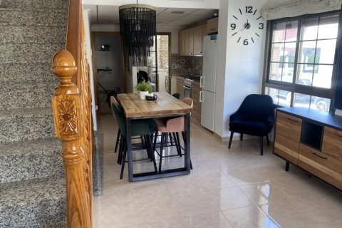 Kaupunkipientalo myytävänä Alicante, Espanja, 3 makuuhuonetta, 115 m2 No. 183794 - kuva 4