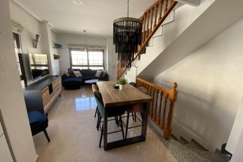 Kaupunkipientalo myytävänä Alicante, Espanja, 3 makuuhuonetta, 115 m2 No. 183794 - kuva 6