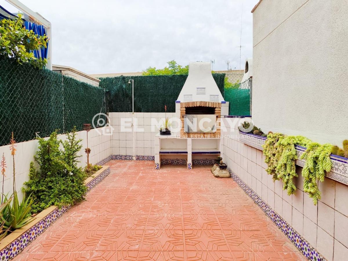 Bungalow in Guardamar del Segura, Alicante, Spain 2 bedrooms, 49 sq.m. No. 183793