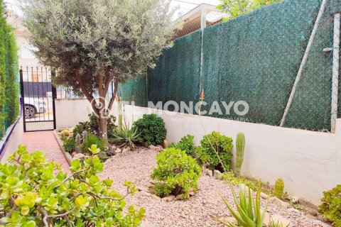 Bungalow for sale in Guardamar del Segura, Alicante, Spain 2 bedrooms, 49 sq.m. No. 183793 - photo 4