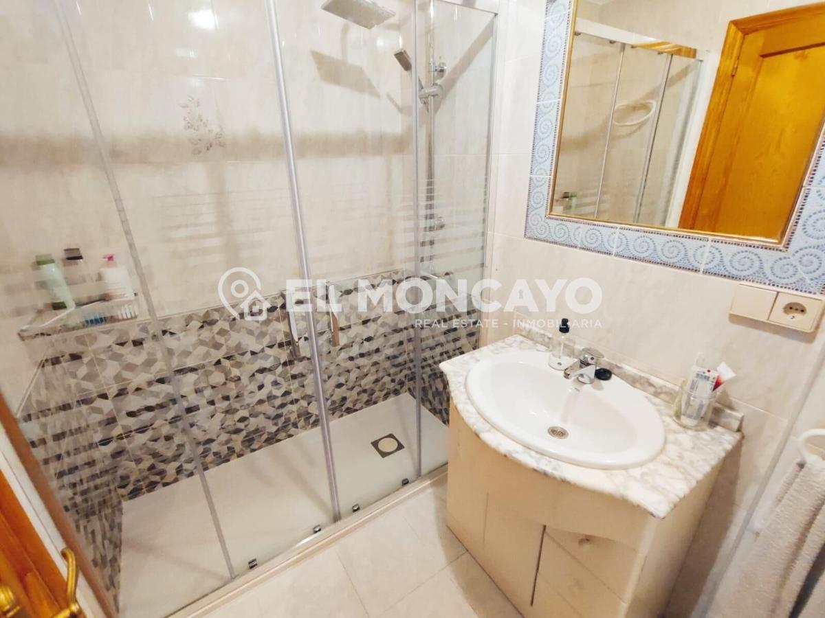 Bungalow in Guardamar del Segura, Alicante, Spain 2 bedrooms, 49 sq.m. No. 183793