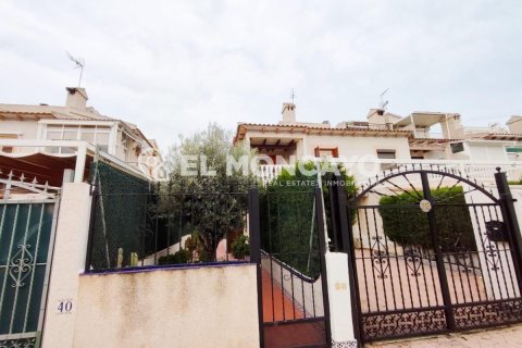 Bungalow for sale in Guardamar del Segura, Alicante, Spain 2 bedrooms, 49 sq.m. No. 183793 - photo 3