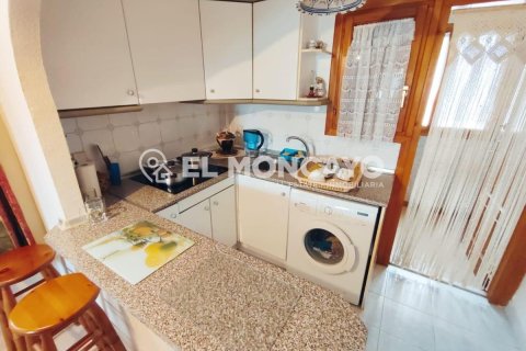 Bungalow for sale in Guardamar del Segura, Alicante, Spain 2 bedrooms, 49 sq.m. No. 183793 - photo 13