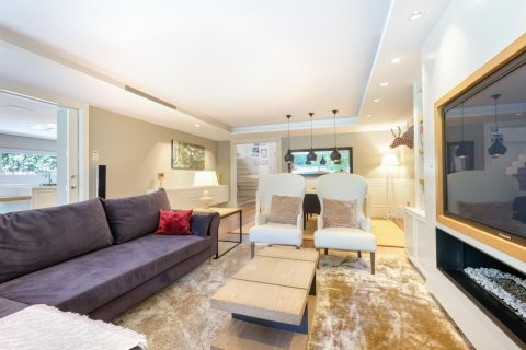 Продажа дома в Сан-Кугат-дель-Вальес, Барселона, Испания 6 спален, №140924 - фото 3