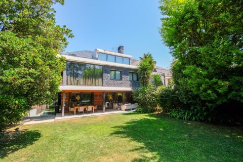 Продажа дома в Сан-Кугат-дель-Вальес, Барселона, Испания 6 спален, №140924 - фото 1