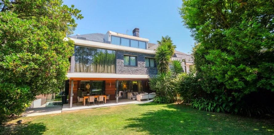 Дом в Сан-Кугат-дель-Вальес, Барселона, Испания 6 спален, №140924