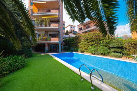 Lägenhet till salu i Barcelona, Spanien 4 sovrum, 205 kvm. Nr. 140920 - foto 3