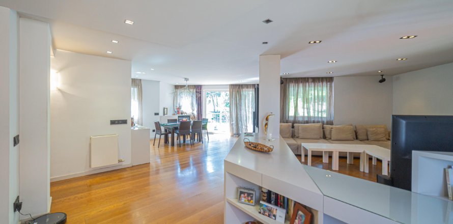 Lägenhet i Barcelona, Spanien 4 sovrum, 205 kvm. Nr. 140920