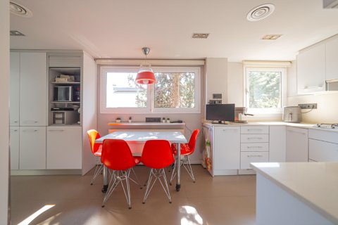 Lägenhet till salu i Barcelona, Spanien 4 sovrum, 205 kvm. Nr. 140920 - foto 17