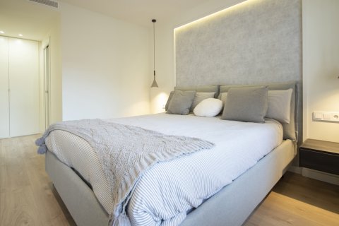 Apartment for rent in Barcelona, Spain 5 bedrooms, No. 140922 - photo 20