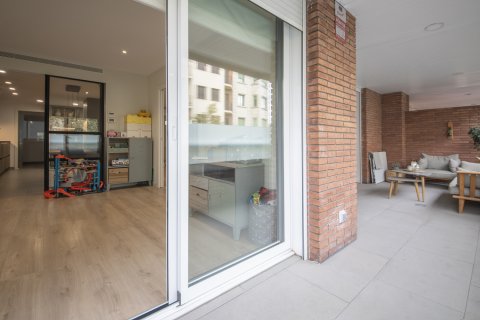 Apartment for rent in Barcelona, Spain 5 bedrooms, No. 140922 - photo 28