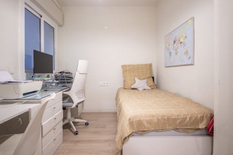 Apartment for rent in Barcelona, Spain 5 bedrooms, No. 140922 - photo 13