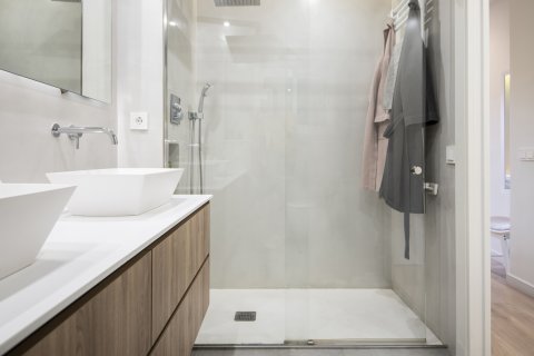 Apartment for rent in Barcelona, Spain 5 bedrooms, No. 140922 - photo 21