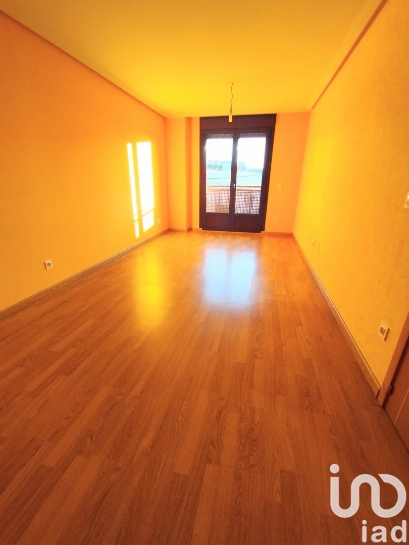 Apartment in Veguellina de Orbigo, Leon, Spain 3 bedrooms, 108 sq.m. No. 186008