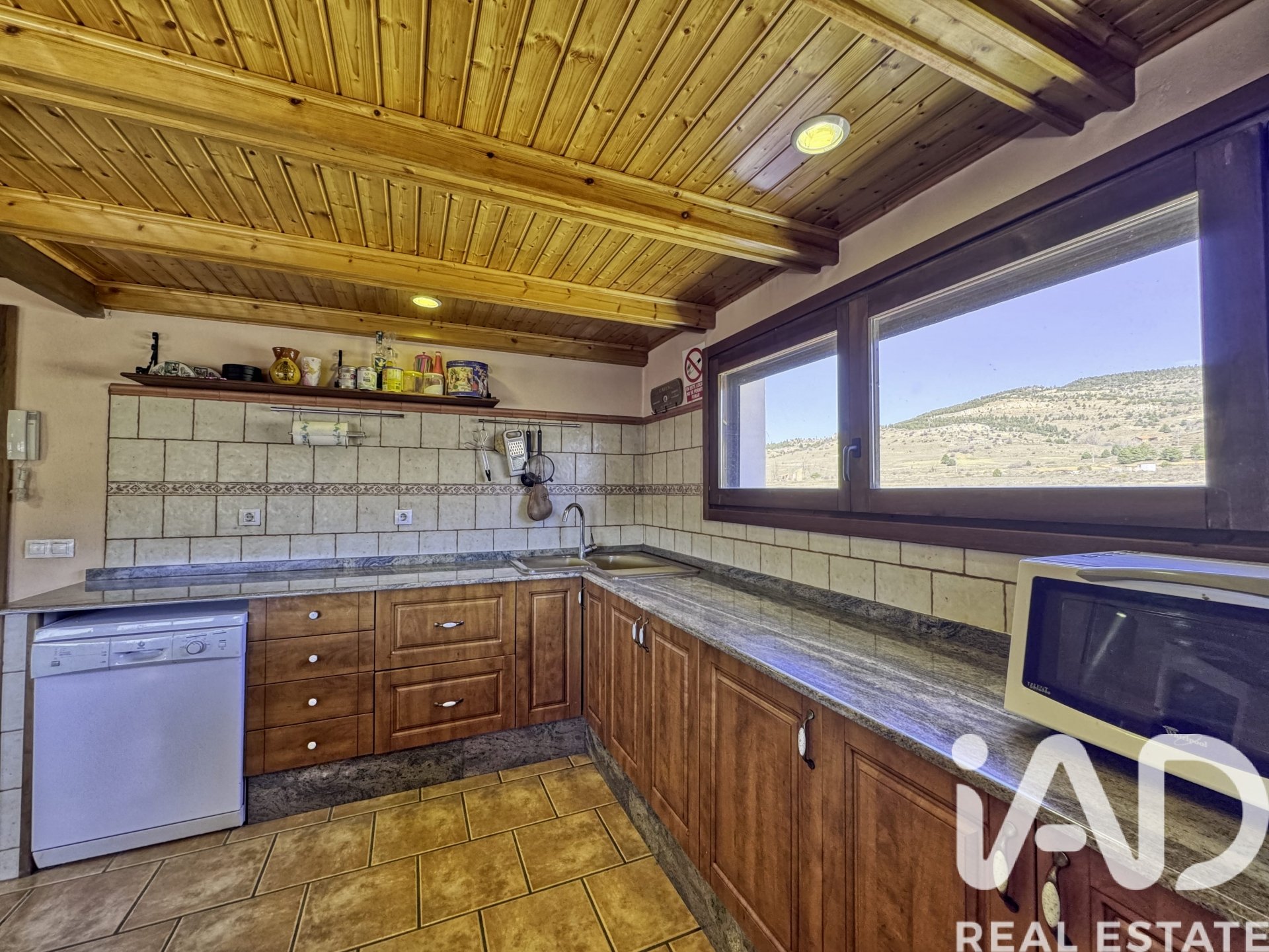 Propiedad comercial en Teruel, España 480 m2 No. 173104