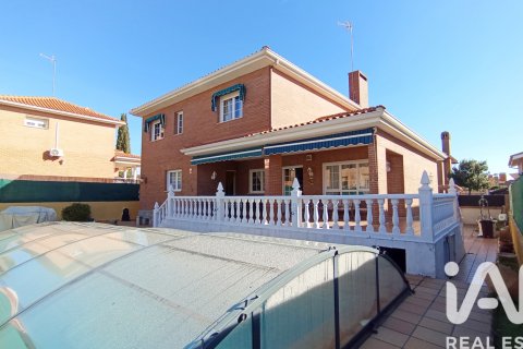 Apartament w Meco, Madrid, Hiszpania 5 sypialni, 382 mkw. nr 173106 – zdjęcie 18
