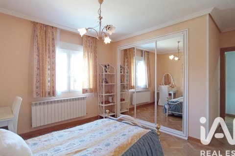 Apartament w Meco, Madrid, Hiszpania 5 sypialni, 382 mkw. nr 173106 – zdjęcie 29