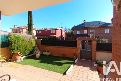 Apartament w Meco, Madrid, Hiszpania 5 sypialni, 382 mkw. nr 173106 – zdjęcie 1