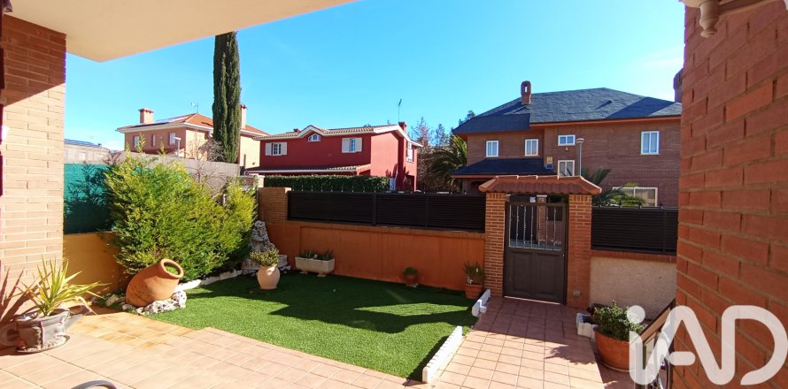 Apartament w Meco, Madrid, Hiszpania 5 sypialni, 382 mkw. nr 173106