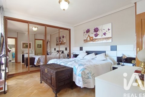 Apartament w Meco, Madrid, Hiszpania 5 sypialni, 382 mkw. nr 173106 – zdjęcie 24
