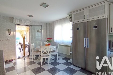 Apartament w Meco, Madrid, Hiszpania 5 sypialni, 382 mkw. nr 173106 – zdjęcie 12