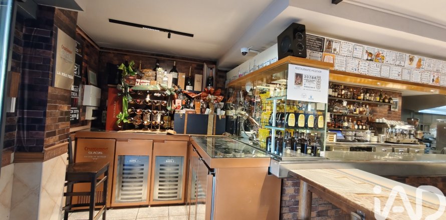 Cafe / restaurant à Mataro, Barcelona, Espagne 125 m2 No. 173020