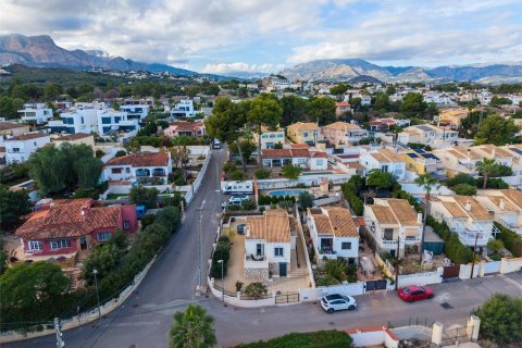 Villa till salu i La Nucia, Alicante, Spanien 2 sovrum, 72 kvm. Nr. 180652 - foto 23