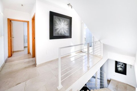 Villa for sale in La Nucia, Alicante, Spain 2 bedrooms, 106 sq.m. No. 180653 - photo 24