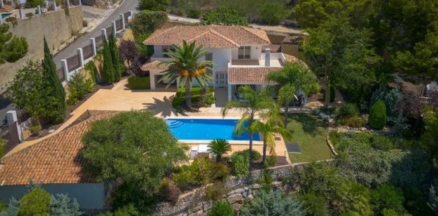 Villa in Altea, Alicante, Spain 4 bedrooms, 400 sq.m. No. 180649