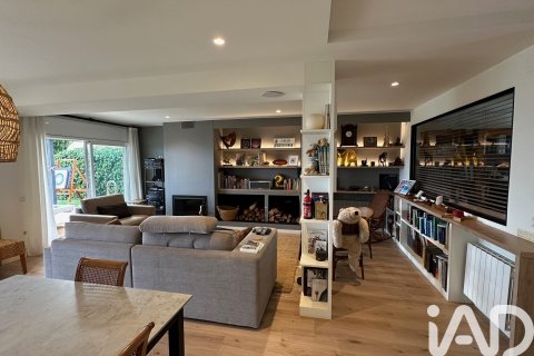 Talo vuokrattavana Arenys de Mar, Barcelona, Espanja, 3 makuuhuonetta, 162 m2 No. 154276 - kuva 9