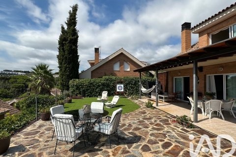 Talo vuokrattavana Arenys de Mar, Barcelona, Espanja, 3 makuuhuonetta, 162 m2 No. 154276 - kuva 2