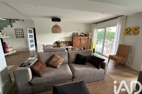 Talo vuokrattavana Arenys de Mar, Barcelona, Espanja, 3 makuuhuonetta, 162 m2 No. 154276 - kuva 12